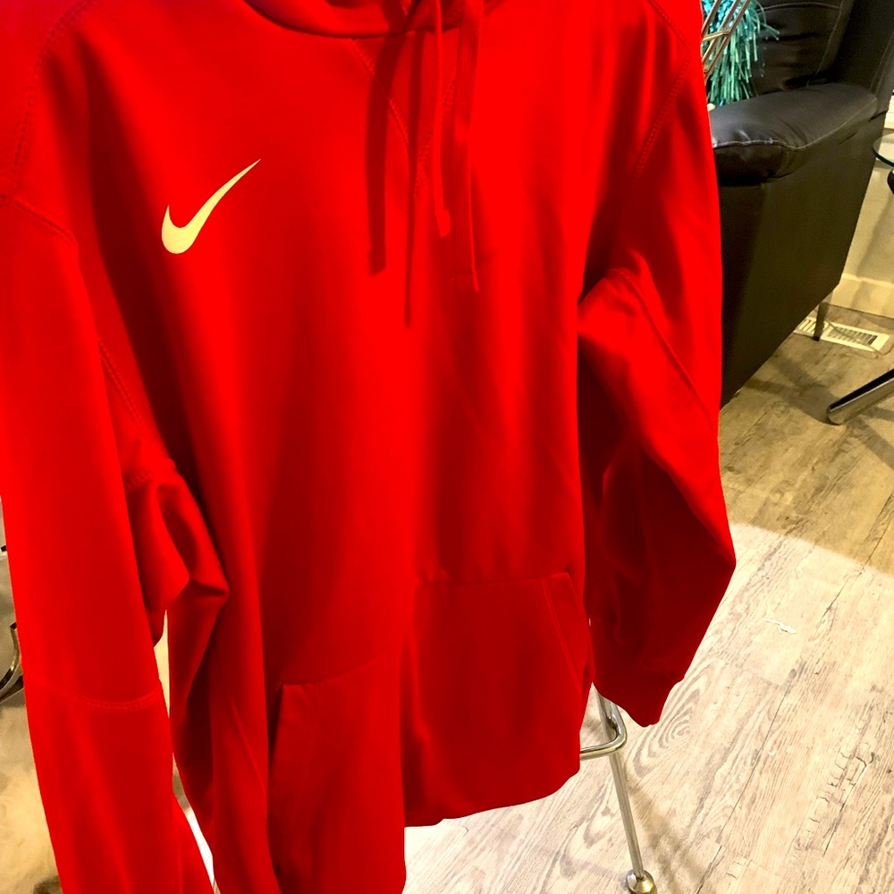 Men’s pullover sweater